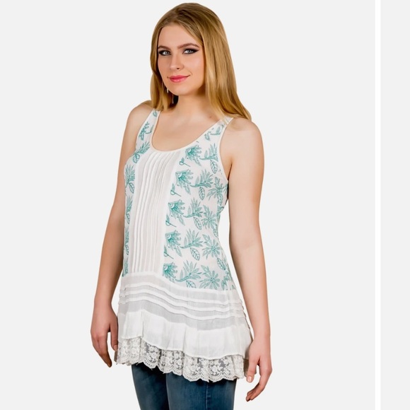 ANTHROPOLOGIE Lilka Embroidered white & green tank size med petite - Picture 2 of 8